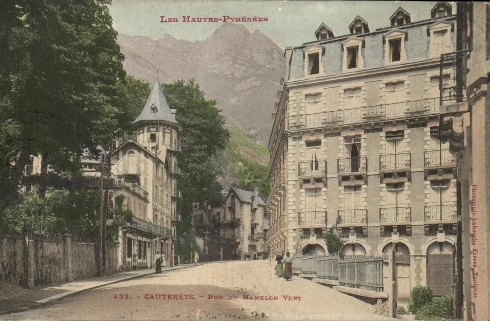 Cauterets - Rue du Mamelon Vert — Les Hautes-Pyrénées — editor Laboche, Toulouse, n°432 - Frente