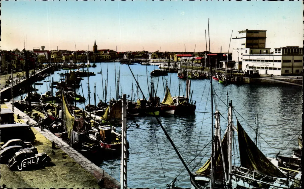 Hafen der Sables d'Olonne — Ansicht des Hafens mit zahlreichen Booten — Verlag JEHLY, Nr. 62 - Vorderseite
