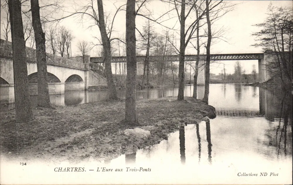 Chartres — L'Eure aux Trois-Ponts — Collections ND Phot - Frente