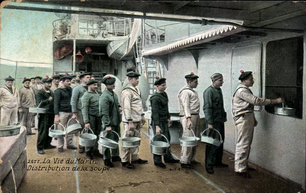 Distribution de la soupe — à bord d'un navire — Phototype Vasseiller, n° 2677 - Vorderseite