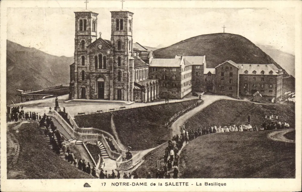 Notre-Dame de la Salette — La Basílica — editor RB, n°17 - Anverso