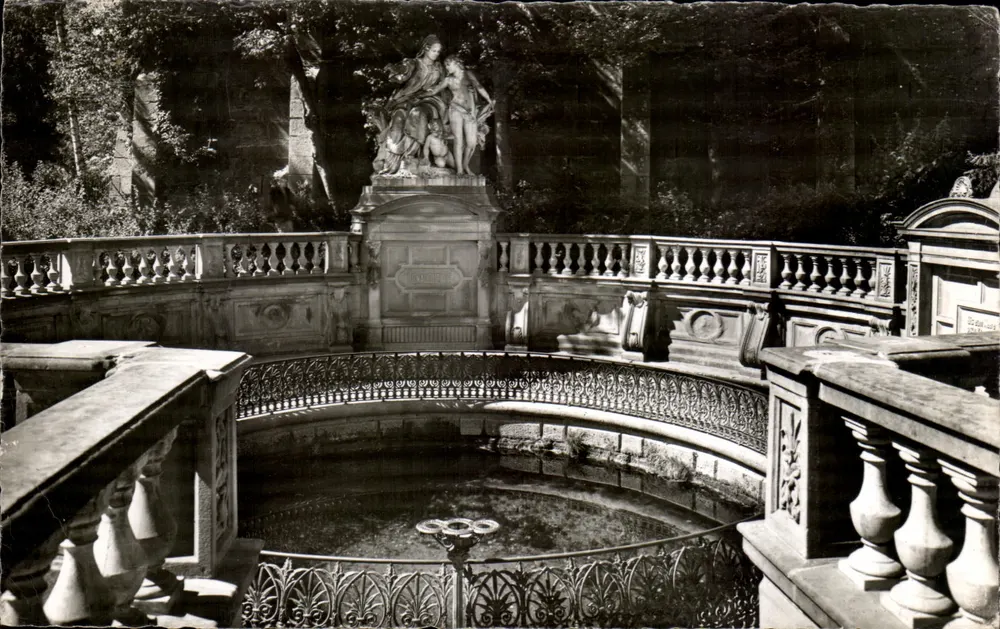 Fontein van de Donauquelle in Donaueschingen — uitgever Verlag Emil Hartmann, Mannheim, n° 2087 - Voorkant