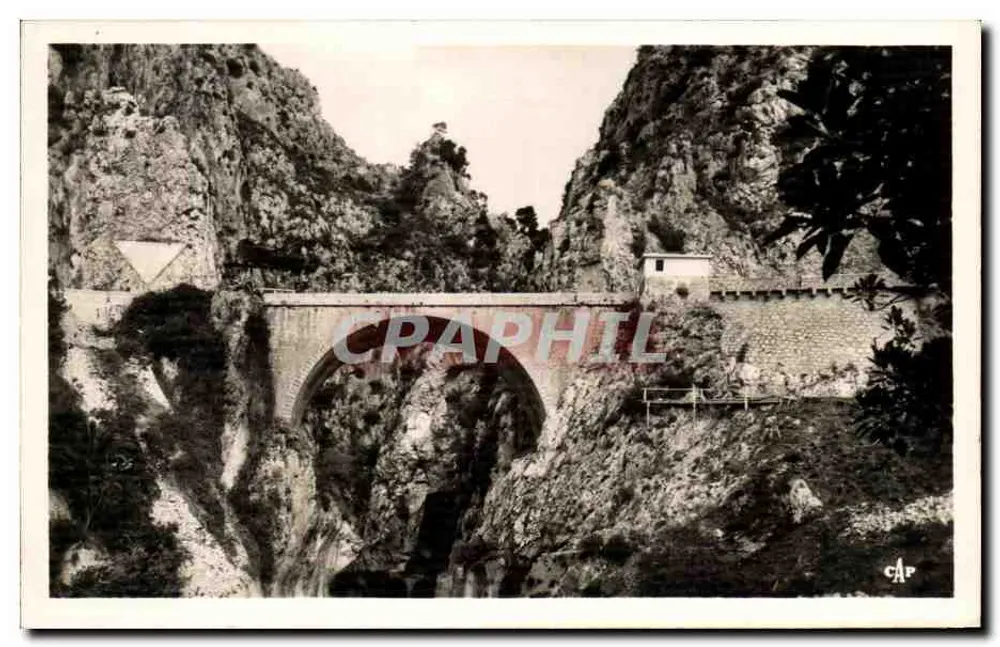 O Ponte Saint-Louis — Menton — editor CAP - Frente