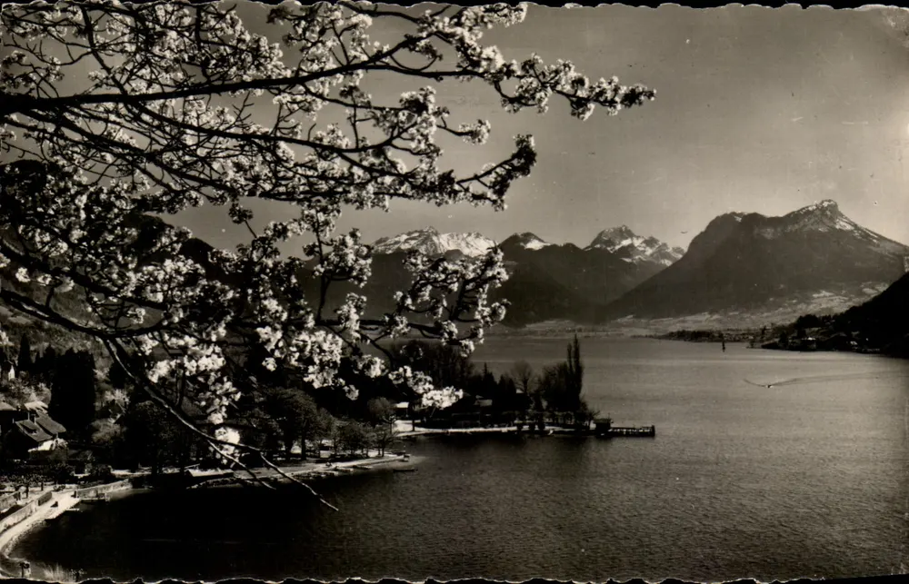 Abril no Lago d'Annecy — 428 — editor G. ROSSAT-MIGNOD, Annecy - Frente