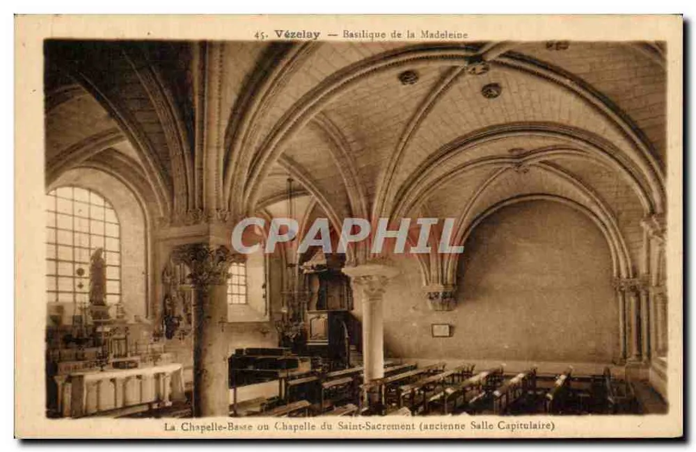 Vézelay — Basilique de la Madeleine — Die Unterkapelle (frühere Kapitelstube) - Vorderseite