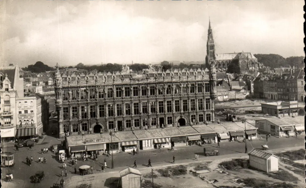 Valenciennes — Place d'Armes — Fassade des ehemaligen Rathauses - Vorderseite