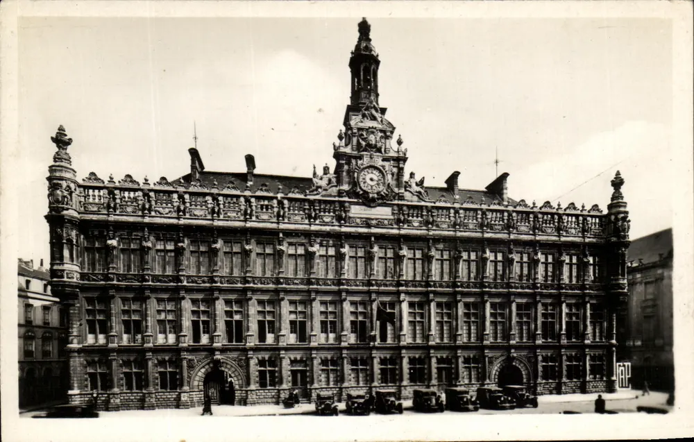 Valenciennes - Das Rathaus — Verlag REAL-PHOTO, Nr. 2 - Vorderseite