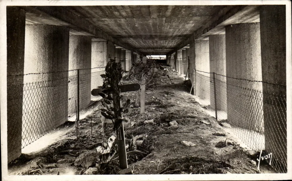 Verdun (Schlachtfelder) — Innenansicht der Baionnette-Schützengrube — Éditions d'Art YVON - Vorderseite