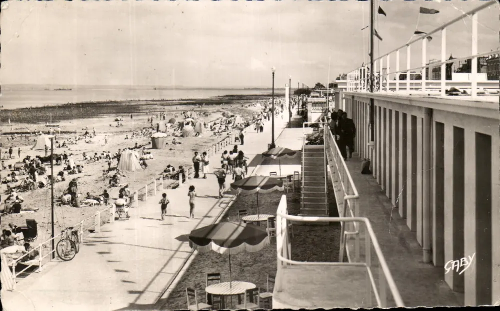 Luc-sur-Mer — L'Établissement Thermal et la Plage — Éditions Gaby - Recto