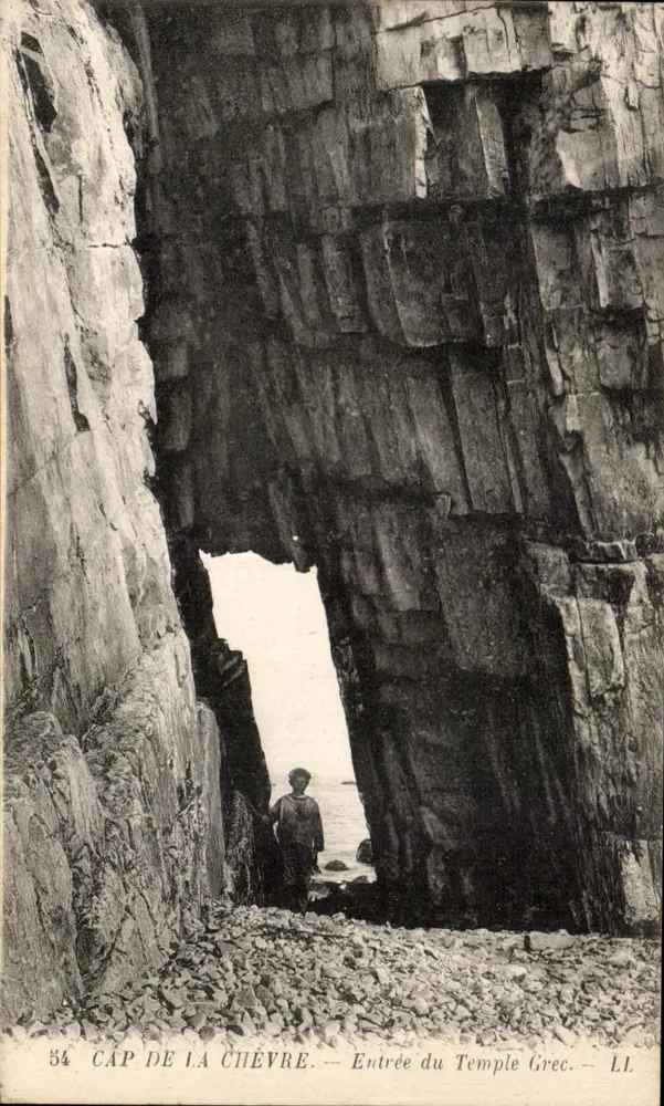 CAP DE LA CHÈVRE — Entrada do Templo Grego — LL - Frente