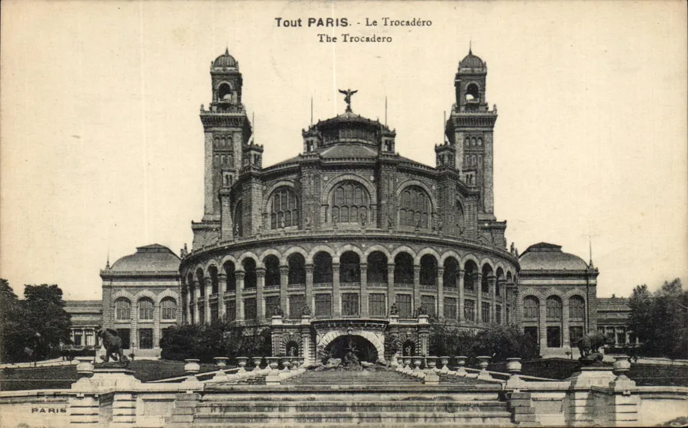 O Trocadéro — Paris — editor Tout PARIS, número de série não visível - Frente