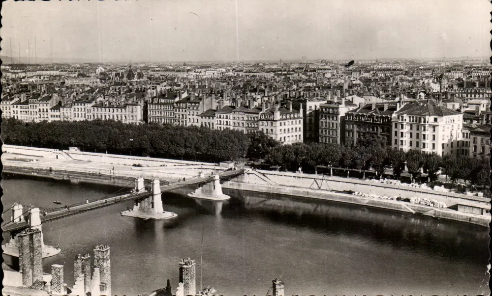 Lyon — Ponte do Pala's de Justiça — Edições TROUET e HUBO - Frente