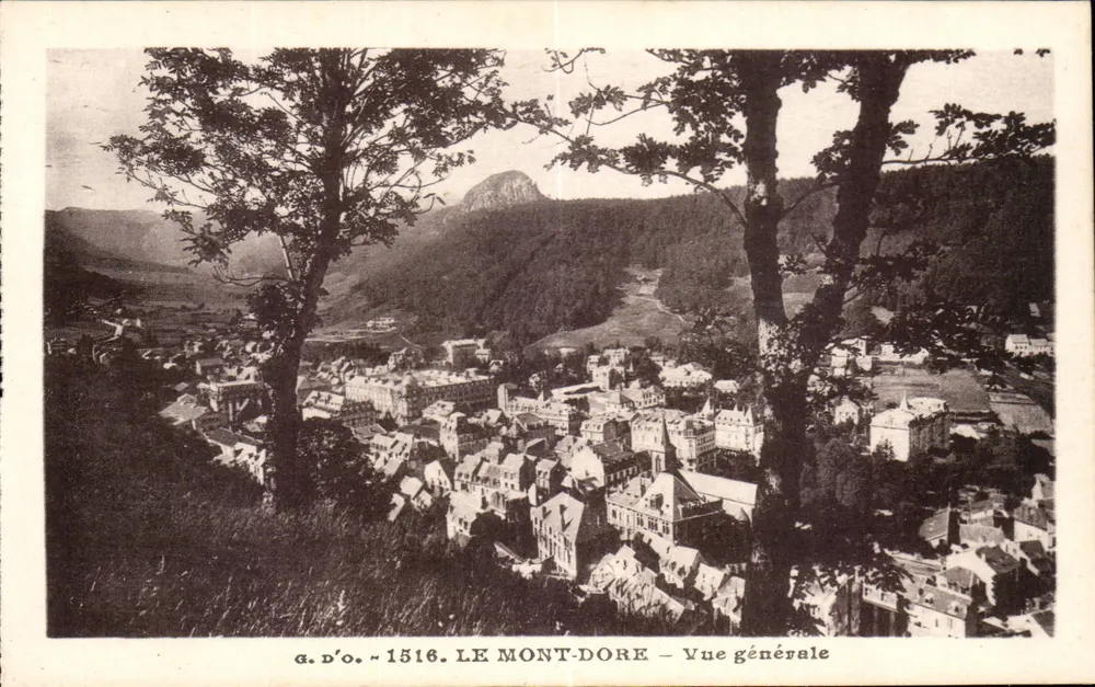Le Mont-Dore — Vista geral — G. D'O. ~ 1518 - Frente