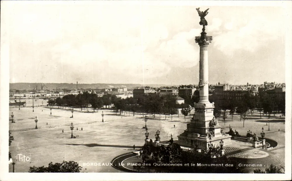 Bordeaux. Die Place des Quinconces und das Monument des Girondins — Tito - Vorderseite