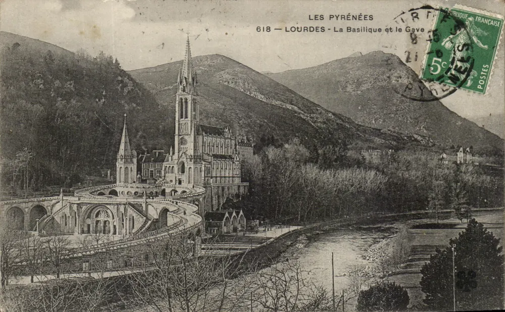 Lourdes — A Basílica e o Gave — Editor: Les Pyrénées, n° 618 - Frente
