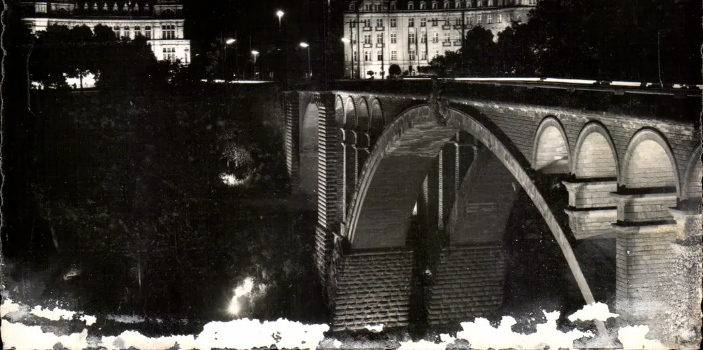 Puente Adolphe — vista nocturna con Siège du Plan — Philips - Anverso