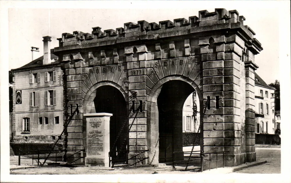 Verdun — Porta São Paulo — 1877 — As Edições Lorena - Frente