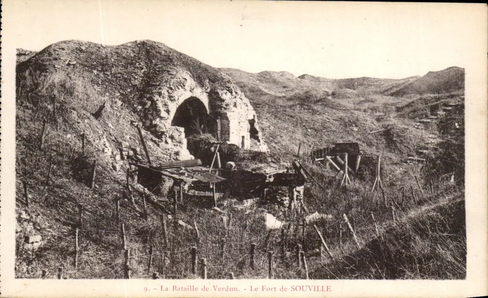 Das Fort von SOUVILLE — Schlacht von Verdun — Photo Verdun M.10 - Vorderseite