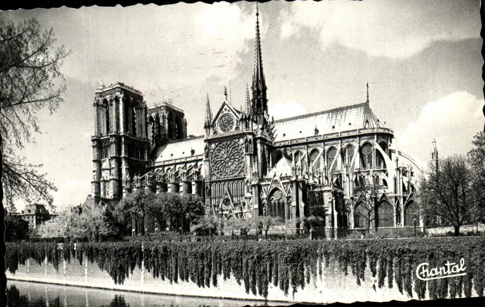 Nossa Senhora de Paris — A Abside e Lado Sul — Éditions Chantal - Frente