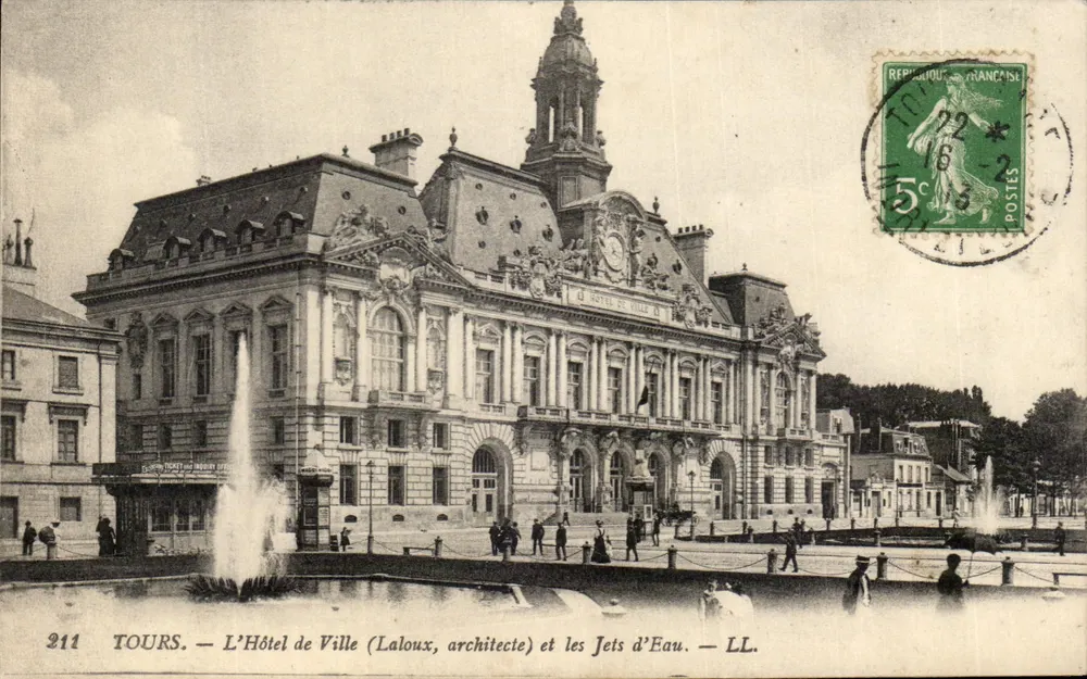 Tours — Das Rathaus (Laloux, Architekt) und die Fontänen — LL. — n° 211 - Vorderseite