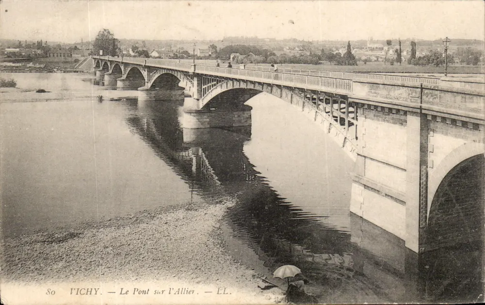 Vichy — O Ponte sobre o Allier — Editor L.L. - Frente