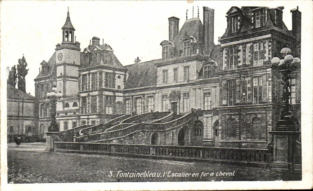 Fontainebleau — A Escada em Forma de Cavalo — cartão postal n°3 - Frente