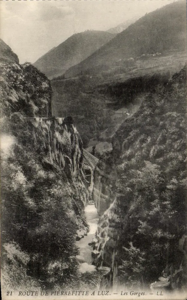 Rodovia de Pierrefitte para Luz — As Gorges — LL - Frente