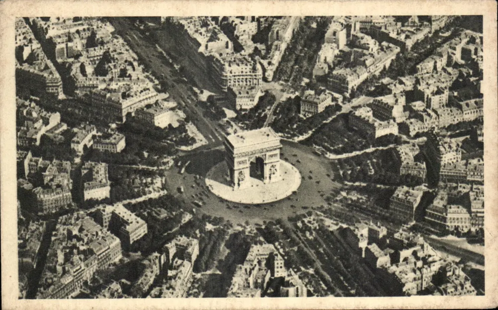 Arco da Triunfo da Estrela — vista aérea — Cliché C.A.F., Paris - Frente