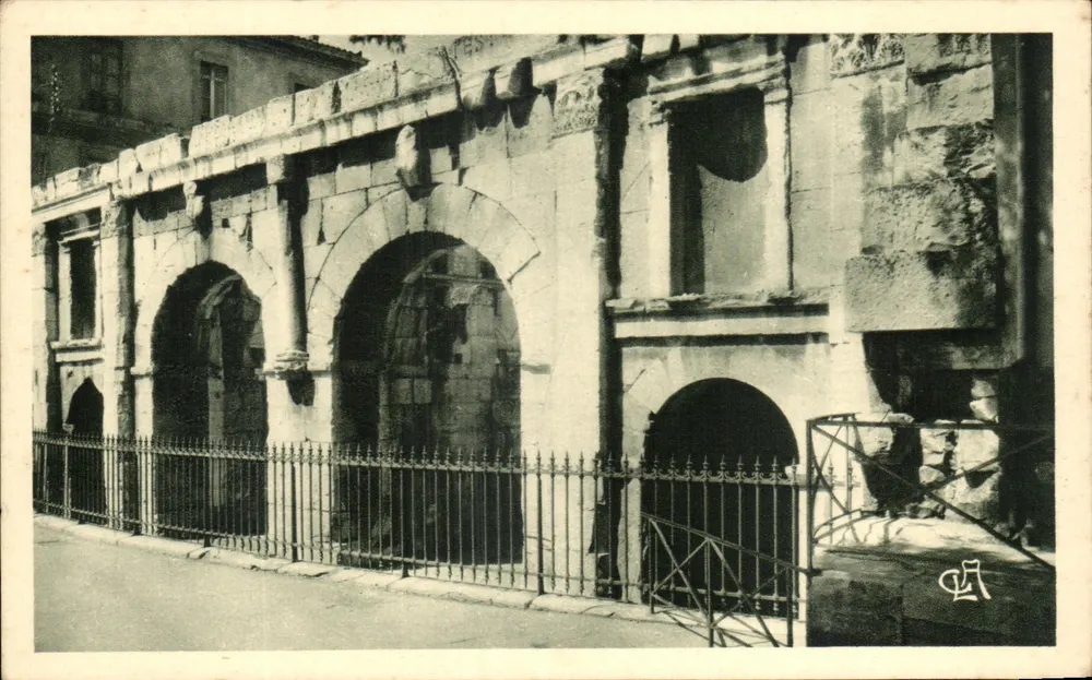 Nîmes - Porta de Arles chamada de Augusto — Edição G.-L. Arlaud, Lyon - Frente