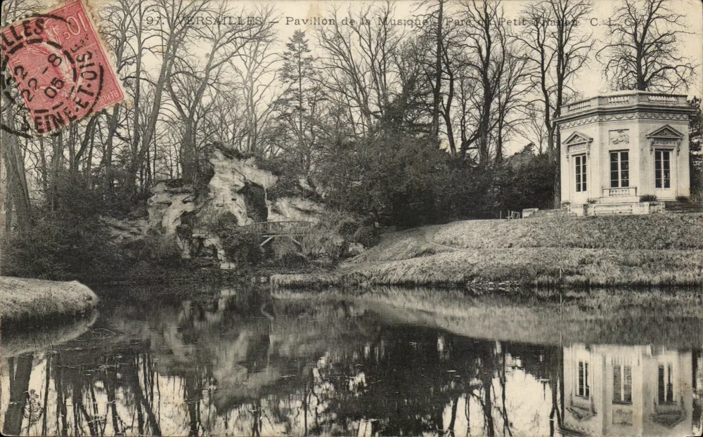 Versailles — Pavillon der Musik, Park des Petit Trianon — C.1. Petit Trianon - Vorderseite