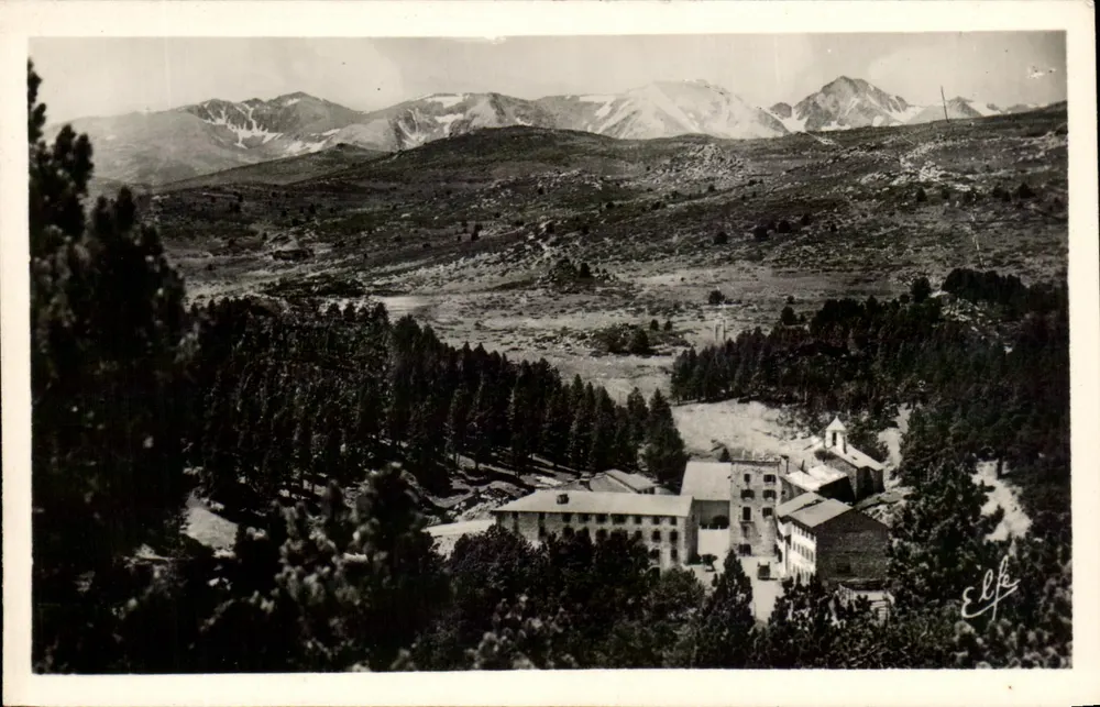 Font-Romeu — Vista geral e o Carilitte — Edit. Pyrénées-Océan, Toulouse - Frente