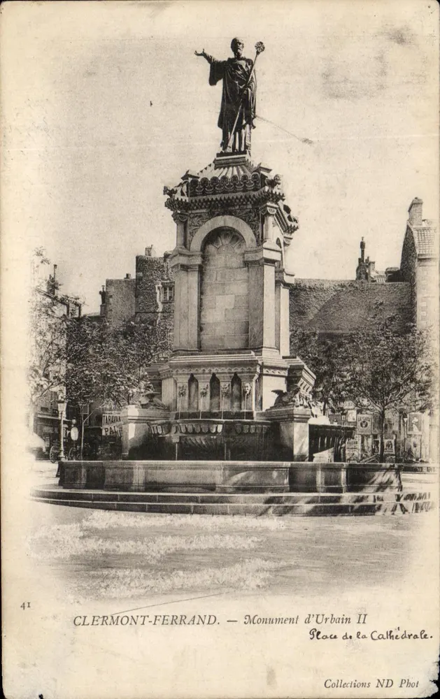 Clermont-Ferrand — Monumento de Urbain II — Collections ND Phot - Frente