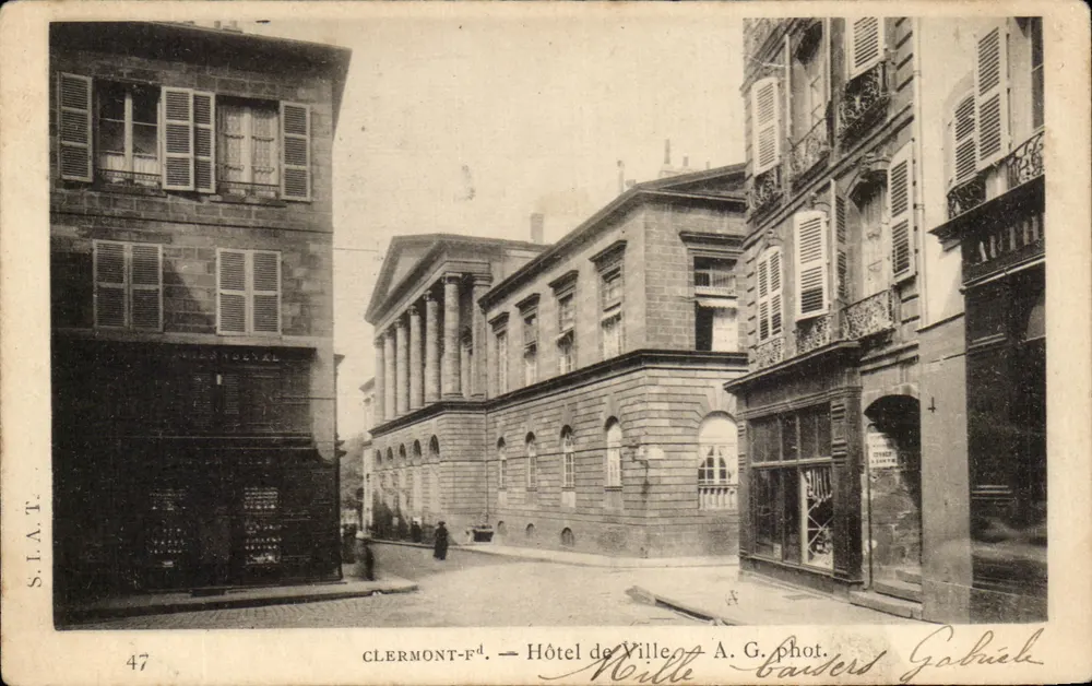 Clermont-Fd — Ratusz — A.G. fot. Gabièl - Awers