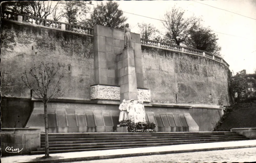 Clermont-Ferrand — Monument aux Morts 1939-1945 — Photo Meier Bacon - Vorderseite