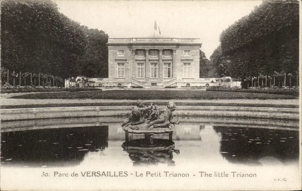 Versailles - Uitzicht op het Kleine Trianon - H. F. T. - nr. 30 - Voorkant