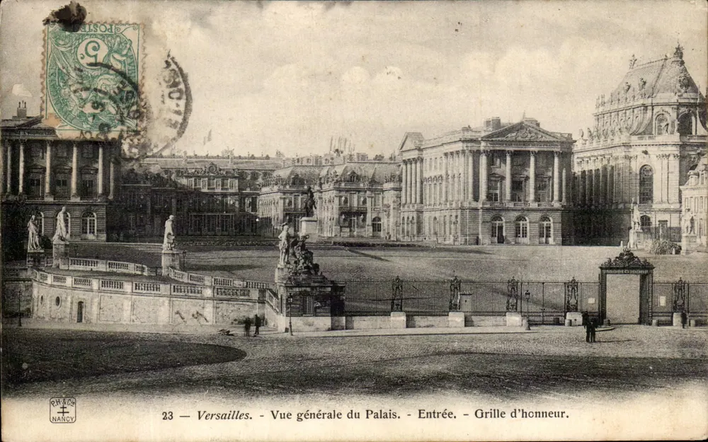 Versailles — Allgemeiner Blick auf das Schloss — Eingang — Ehrentor — RM&CO NANCY 23 - Vorderseite