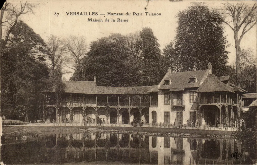 Versailles — Hameau du Petit Trianon — Wohnhaus der Königin - Vorderseite
