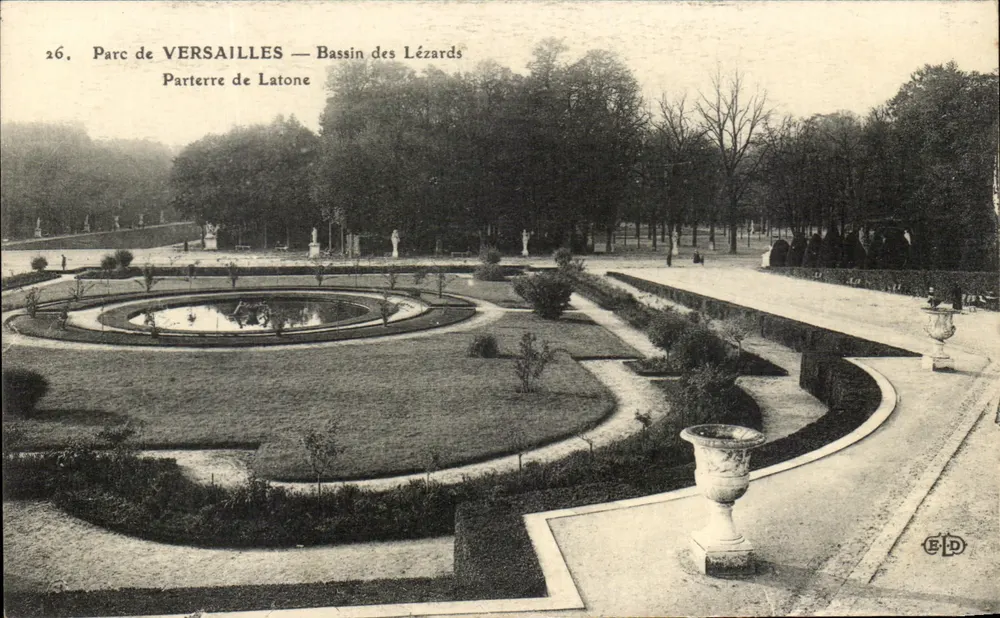Schlosspark Versailles — Lézard-Becken — Parterre von Latone - Vorderseite