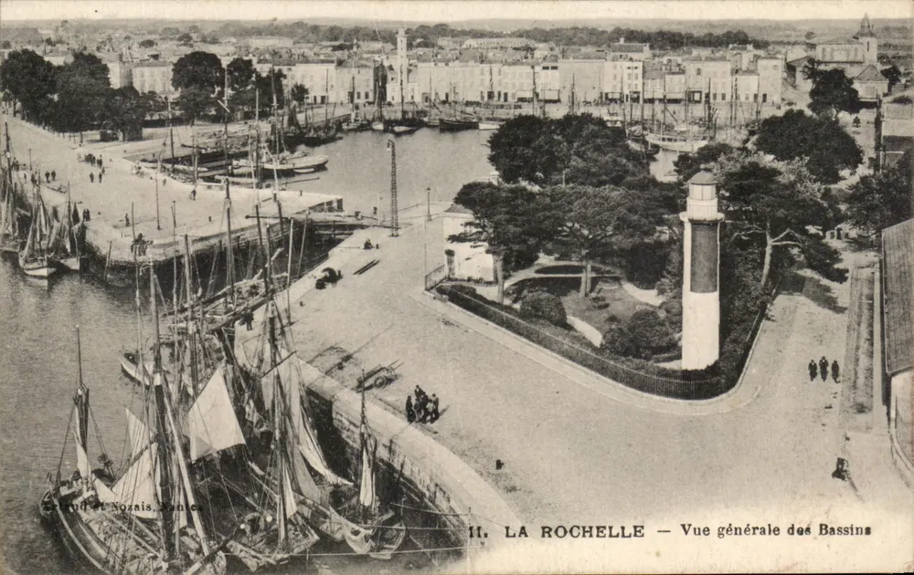 La Rochelle — Allgemeiner Blick auf die Basins — Verlag: Éd. St. Nozais, Nantes - Vorderseite