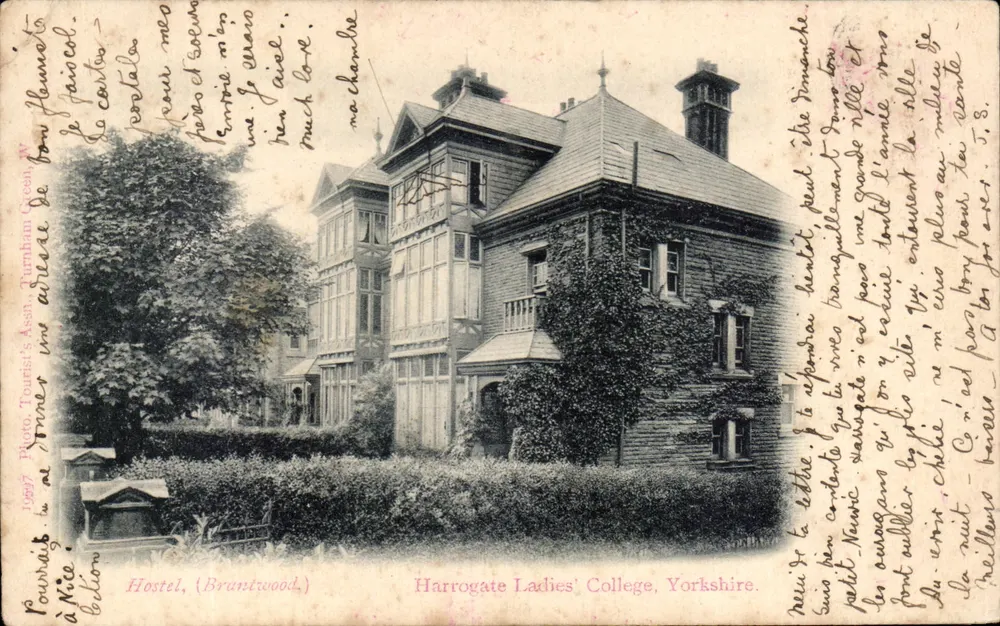 Harrogate Ladies' College, Yorkshire — Hostel (Bruntwood) — Photo Tourist's Assn, Turnham Green - Awers