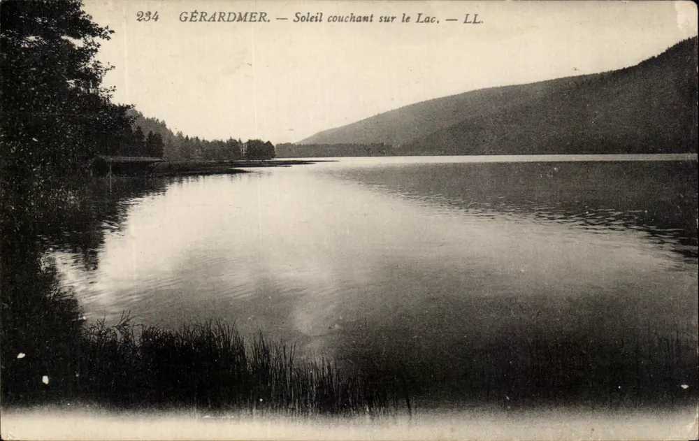 Gérardmer — Pôr do sol sobre o Lago — LL. N° 234 - Frente