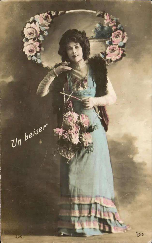Eine Frau in einem blauen Kleid — Ein Kuss — Polo, n°3001 - Vorderseite