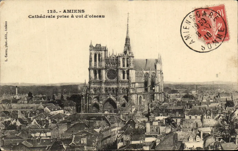 Amiens — Kathedrale aus der Vogelperspektive — L. Caron, Fotograf-Verleger, Amiens - Vorderseite