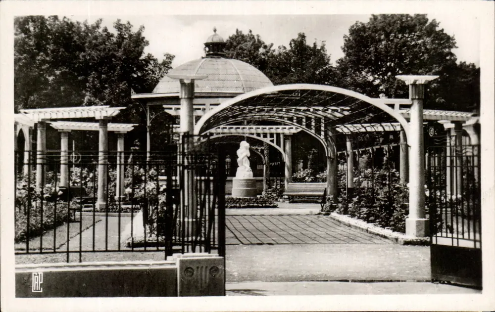 Square Carlos Bohn — La Roseraie — Belfort - Frente
