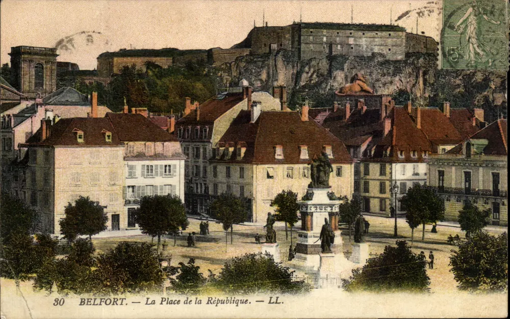 Belfort — A Praça da República — LL. - Frente