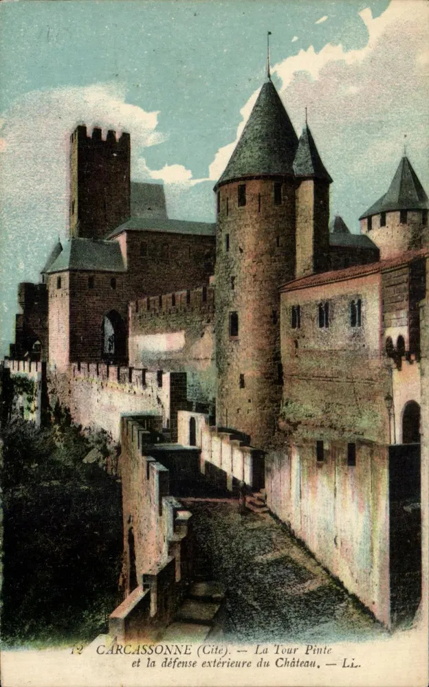 Carcassonne (Cité) — Die Tour Pinte und die äußere Verteidigung des Schlosses — Li. - Vorderseite