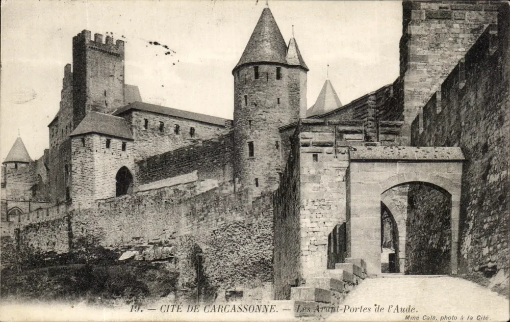 Stadt Carcassonne — Die Tore der Aude — Frau Cals, Foto der Stadt - Vorderseite