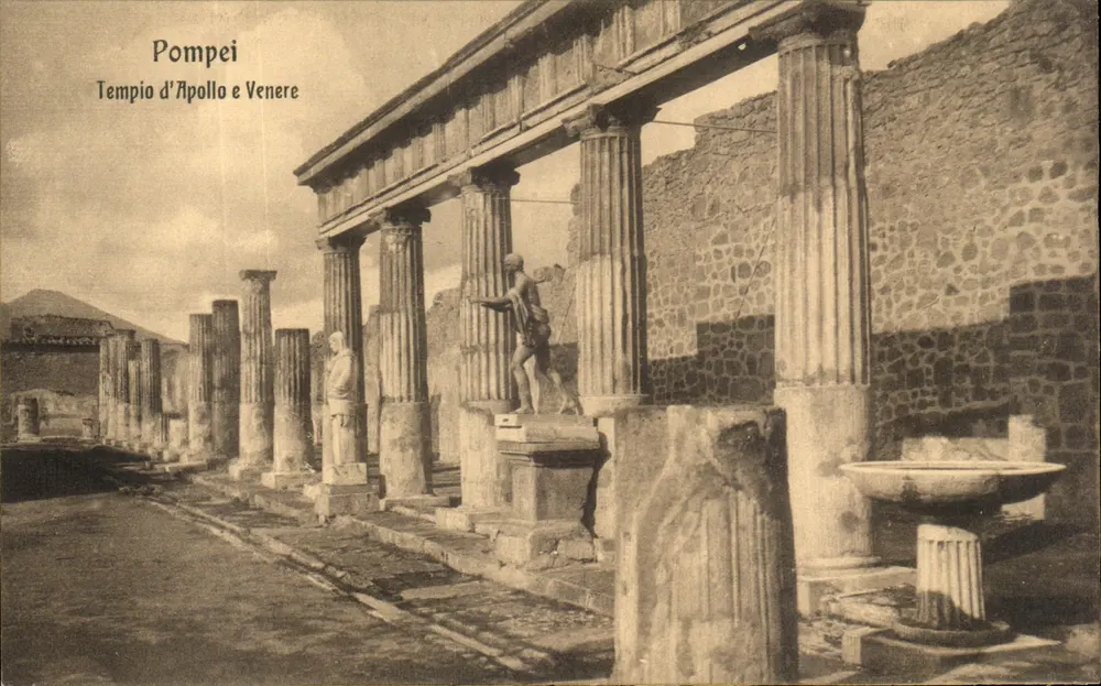 Pompéia — Templo de Apolo e de Vênus — Ed. E. Ragozino, Galleria Umberto - Napoli 241 - Frente