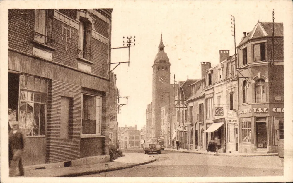 Montdidier — rua principal com campanário — Edit. G. Réant, 15, rue de l'Aqueduc, Paris (10e) - Frente
