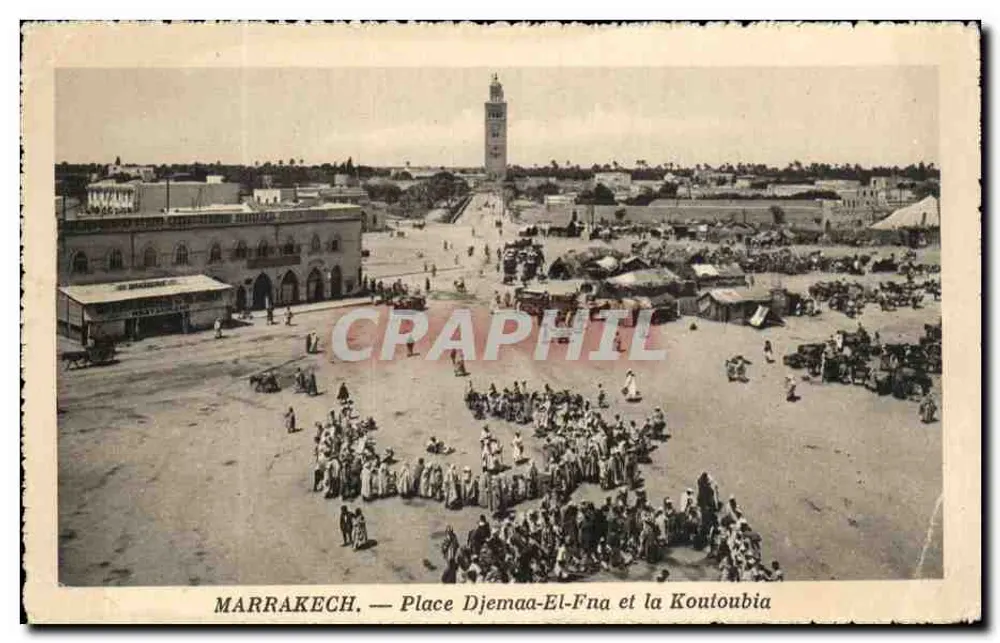 Marrakech — Place Djemaa-el-Fna und die Koutoubia - Vorderseite
